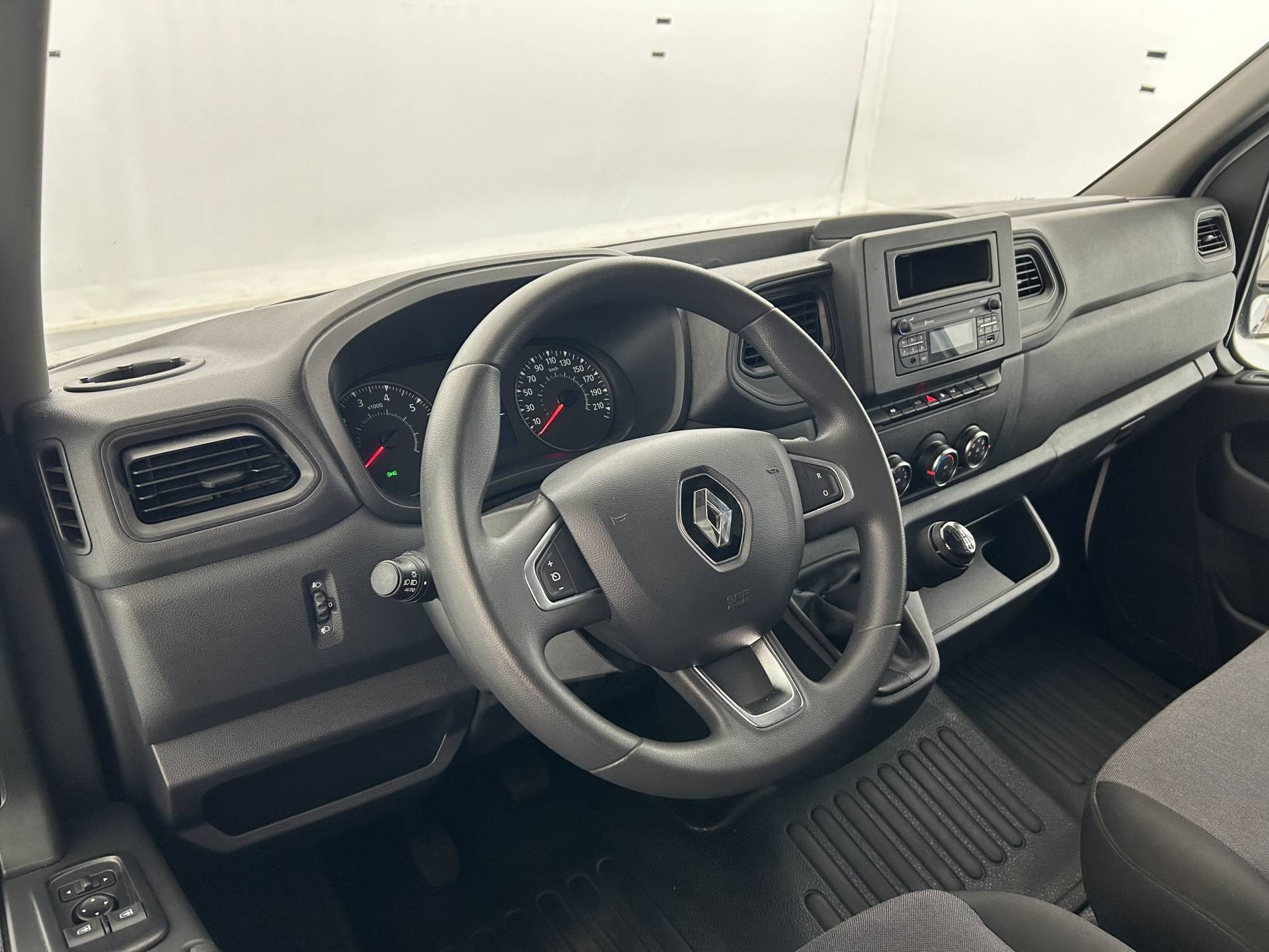 Vente en ligne Renault Master Fourgon MASTER FGN TRAC F3500 L2H2 BLUE DCI 135 au prix de 23 590 €