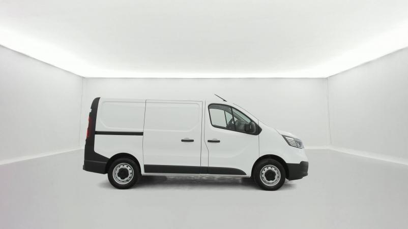 Vente en ligne Renault Trafic 3 Fourgon TRAFIC FGN L1H1 3000 KG BLUE DCI 130 au prix de 24 990 €