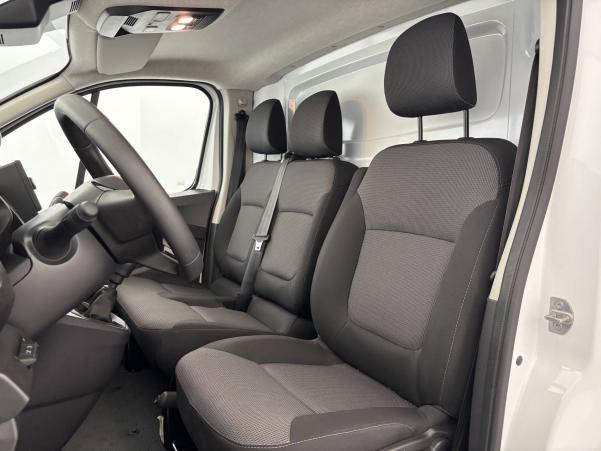 Vente en ligne Renault Trafic 3 Fourgon TRAFIC FGN L1H1 3000 KG BLUE DCI 130 au prix de 24 990 €