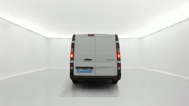 Vente en ligne Renault Trafic 3 Fourgon TRAFIC FGN L1H1 3000 KG BLUE DCI 130 au prix de 24 990 €