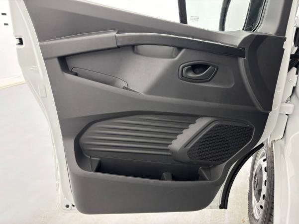 Vente en ligne Renault Trafic 3 Fourgon TRAFIC FGN L1H1 3000 KG BLUE DCI 130 au prix de 24 990 €