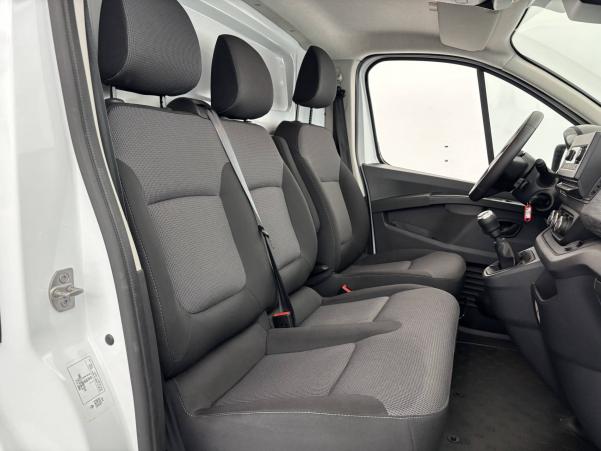Vente en ligne Renault Trafic 3 Fourgon TRAFIC FGN L1H1 3000 KG BLUE DCI 130 au prix de 24 990 €