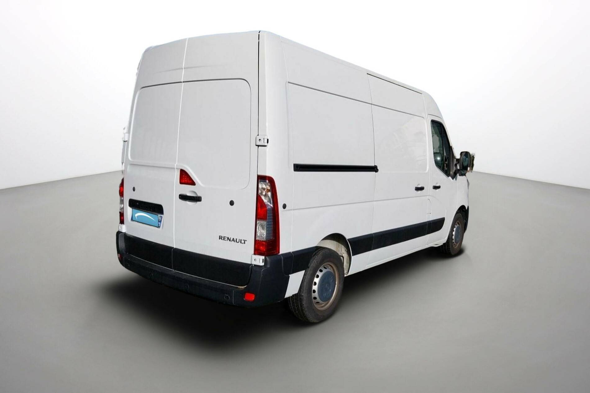 Vente en ligne Renault Master Fourgon MASTER FGN TRAC F3500 L2H2 BLUE DCI 135 au prix de 25 590 €