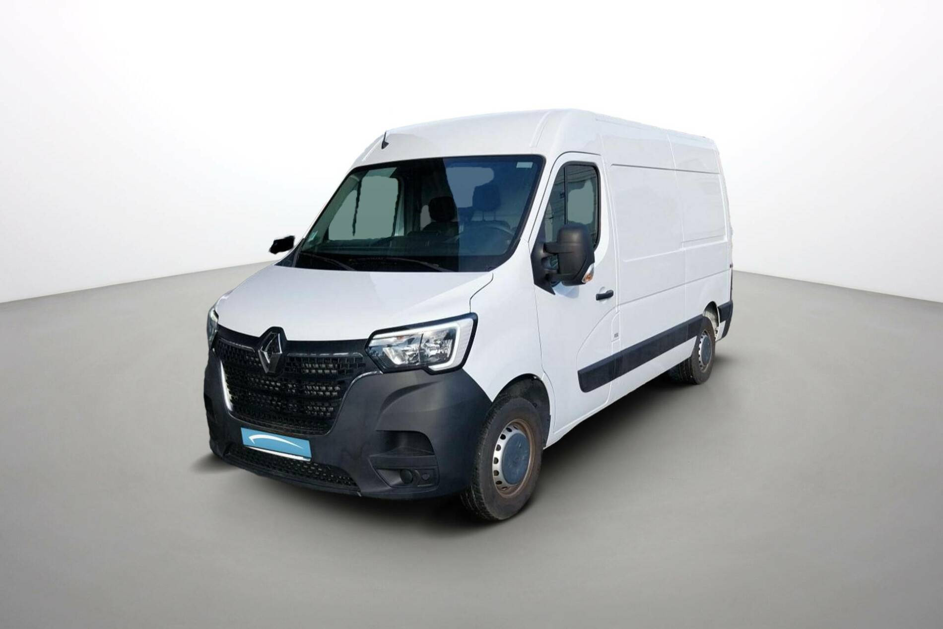 Vente en ligne Renault Master Fourgon MASTER FGN TRAC F3500 L2H2 BLUE DCI 135 au prix de 25 590 €
