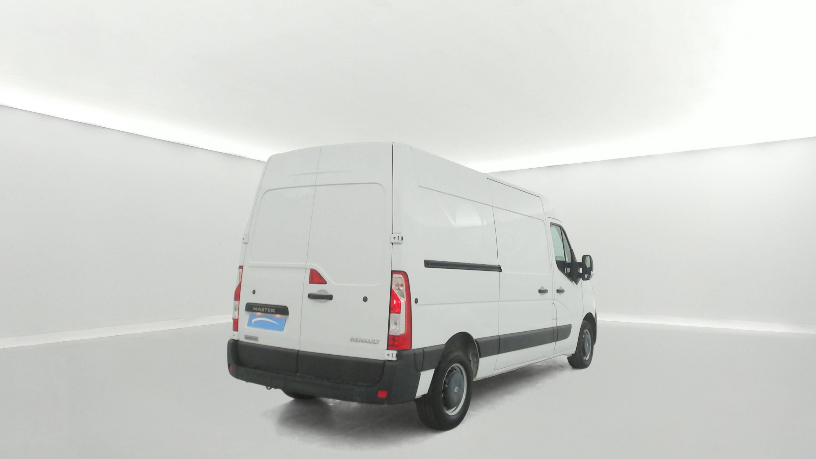 Vente en ligne Renault Master Fourgon MASTER FGN TRAC F3500 L2H2 DCI 135 au prix de 19 990 €