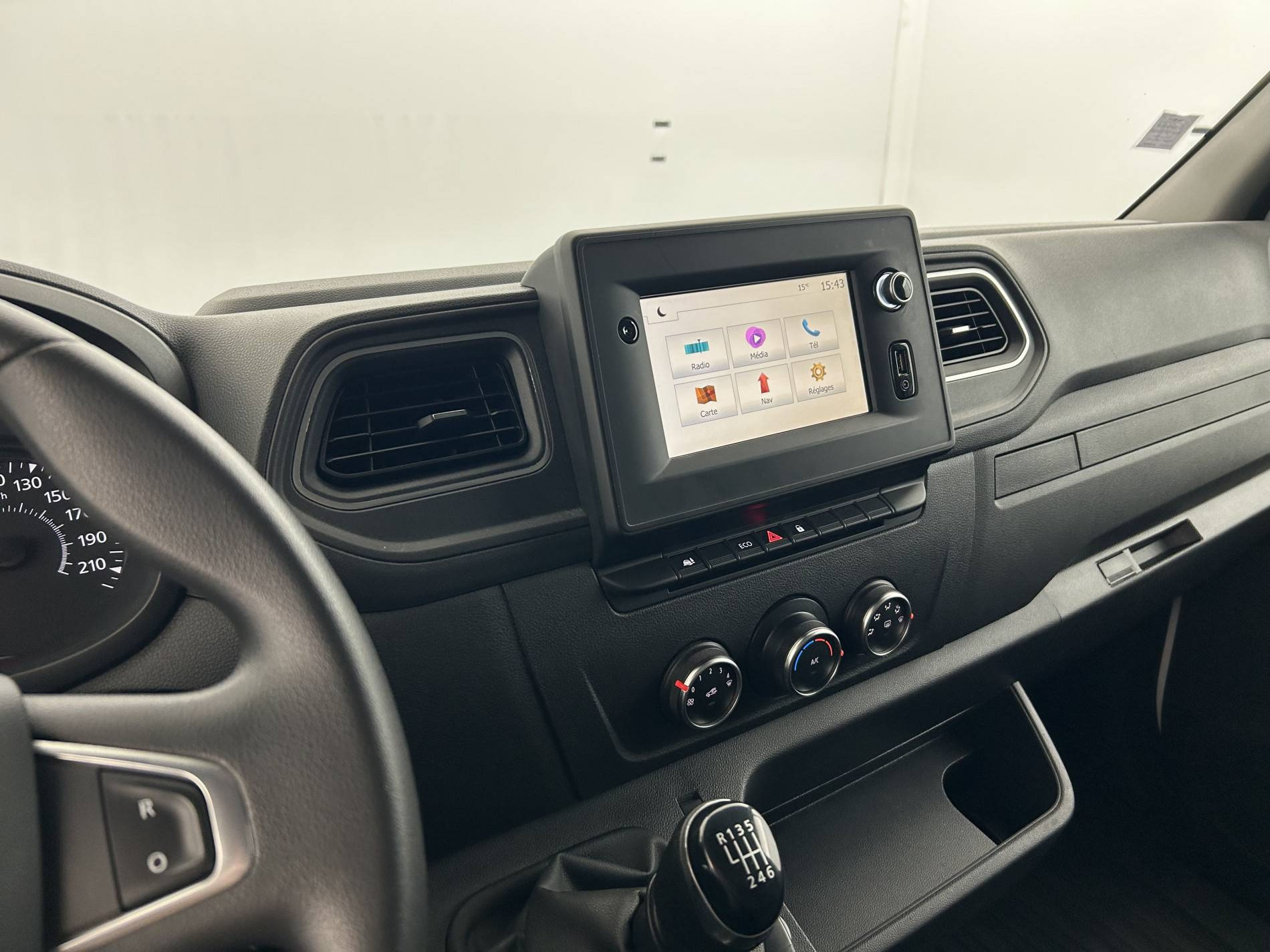 Vente en ligne Renault Master Fourgon MASTER FGN TRAC F3500 L2H2 DCI 135 au prix de 19 990 €