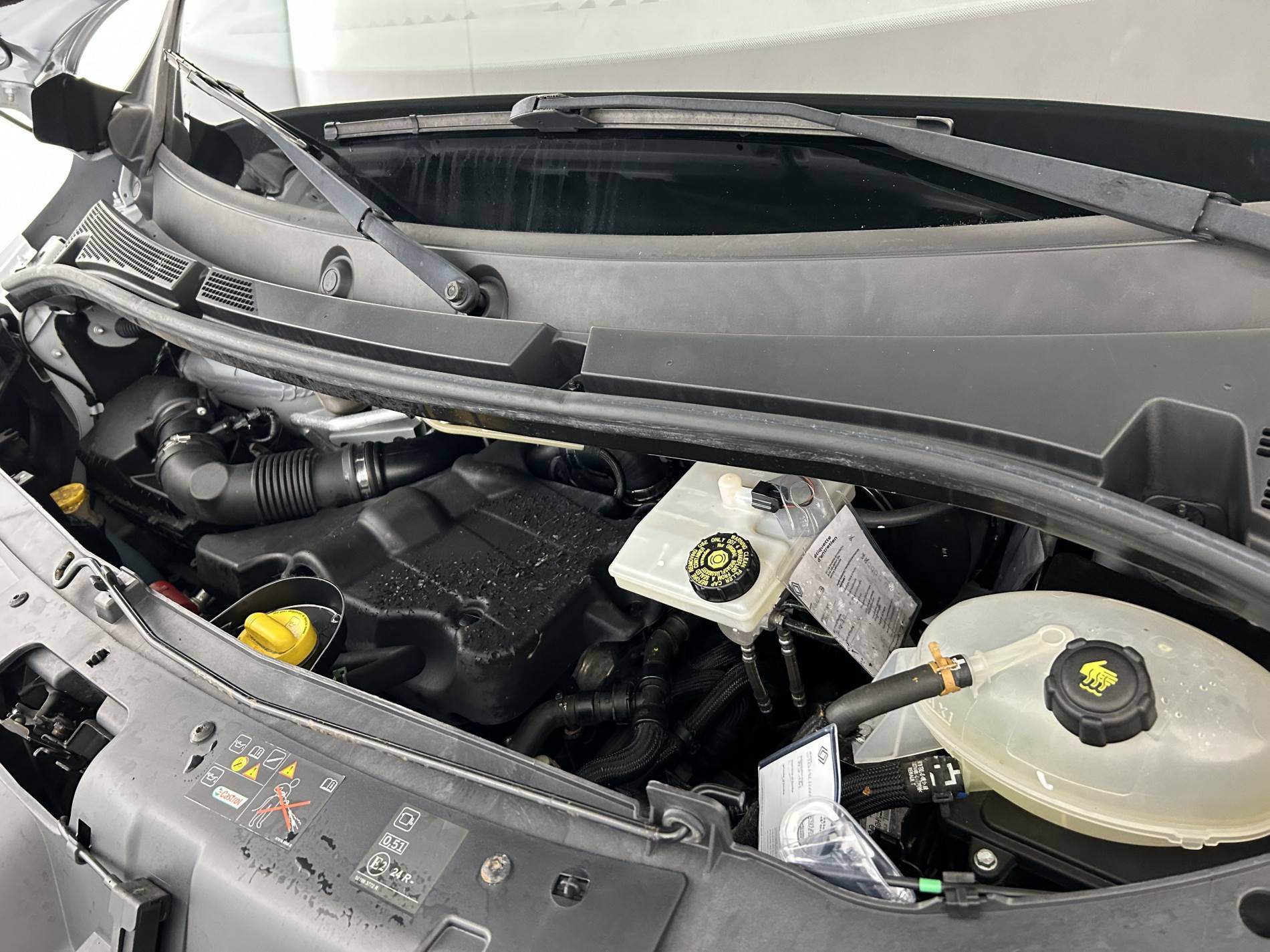 Vente en ligne Renault Master Fourgon MASTER FGN TRAC F3500 L2H2 DCI 135 au prix de 19 990 €