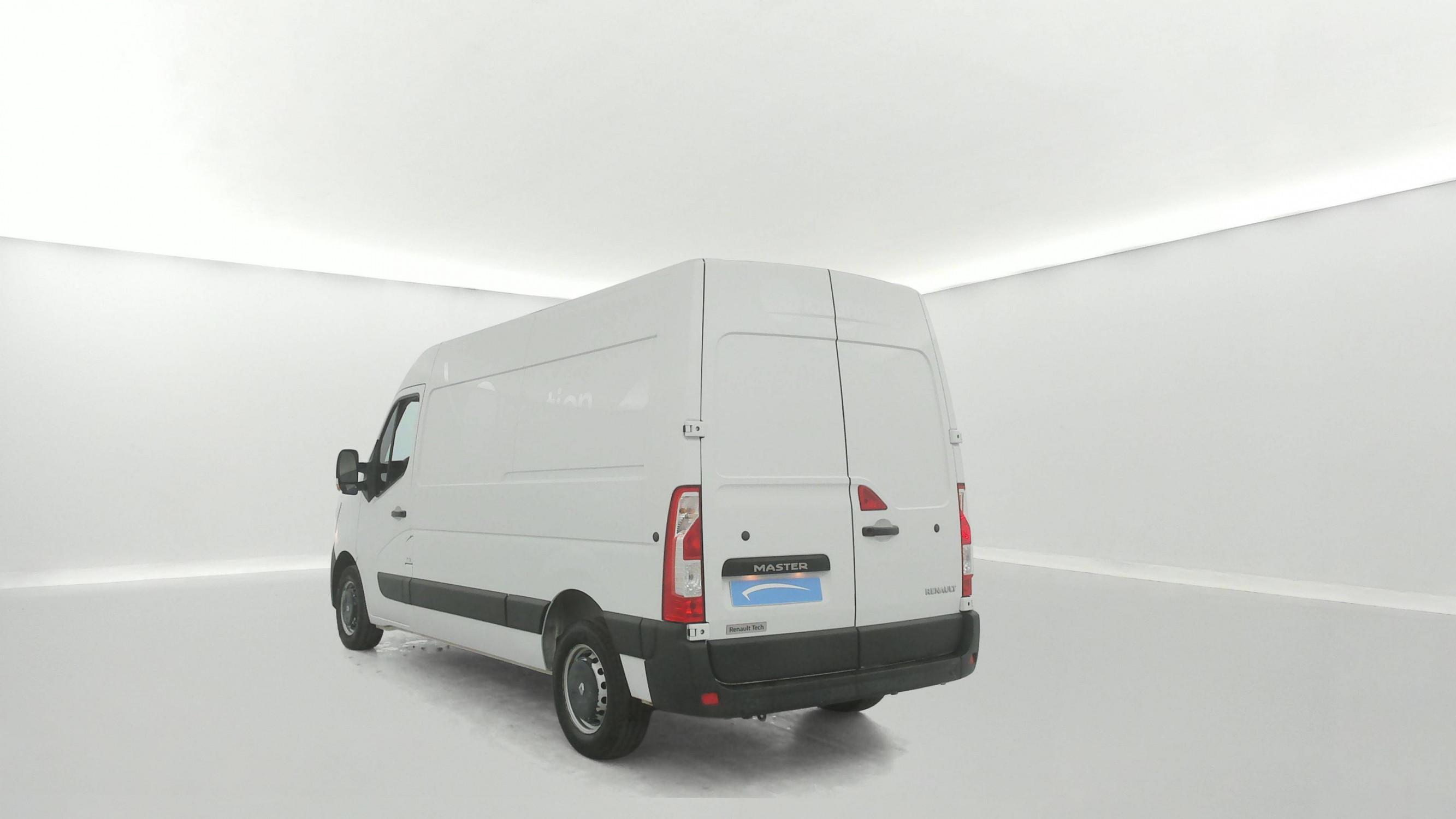 Vente en ligne Renault Master Fourgon MASTER FGN TRAC F3500 L2H2 DCI 135 au prix de 19 990 €