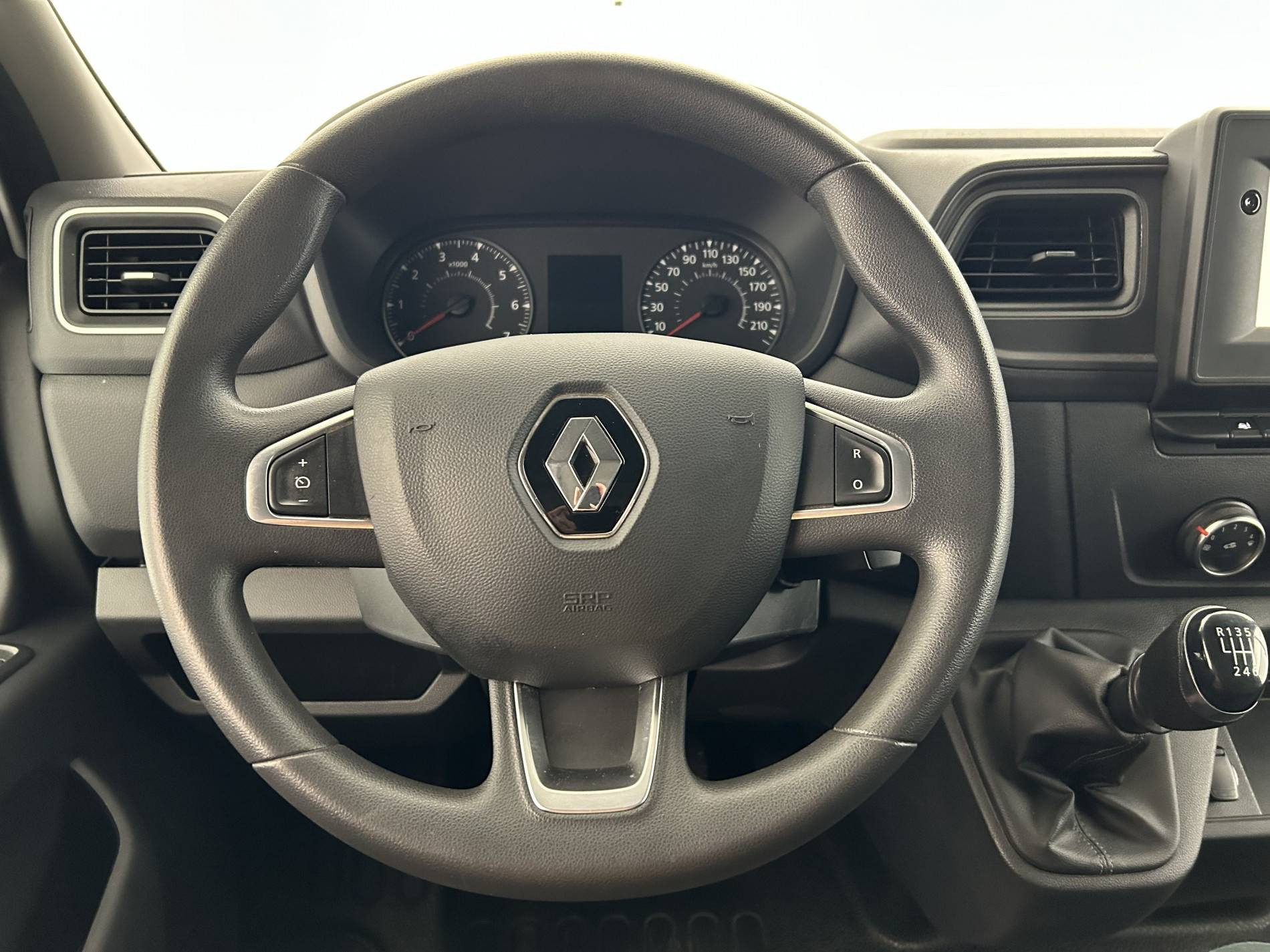 Vente en ligne Renault Master Fourgon MASTER FGN TRAC F3500 L2H2 DCI 135 au prix de 19 990 €