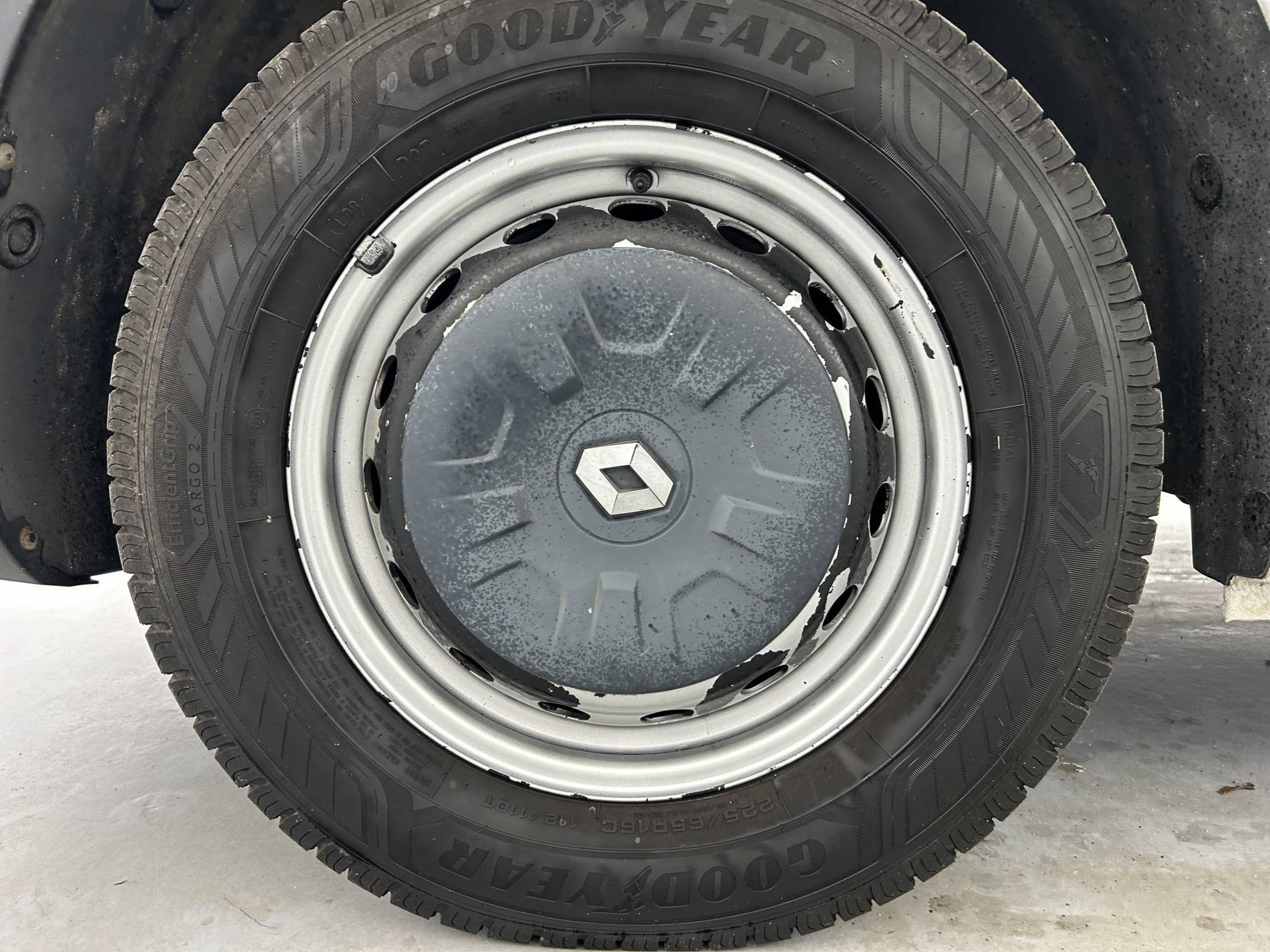 Vente en ligne Renault Master Fourgon MASTER FGN TRAC F3500 L2H2 DCI 135 au prix de 19 990 €