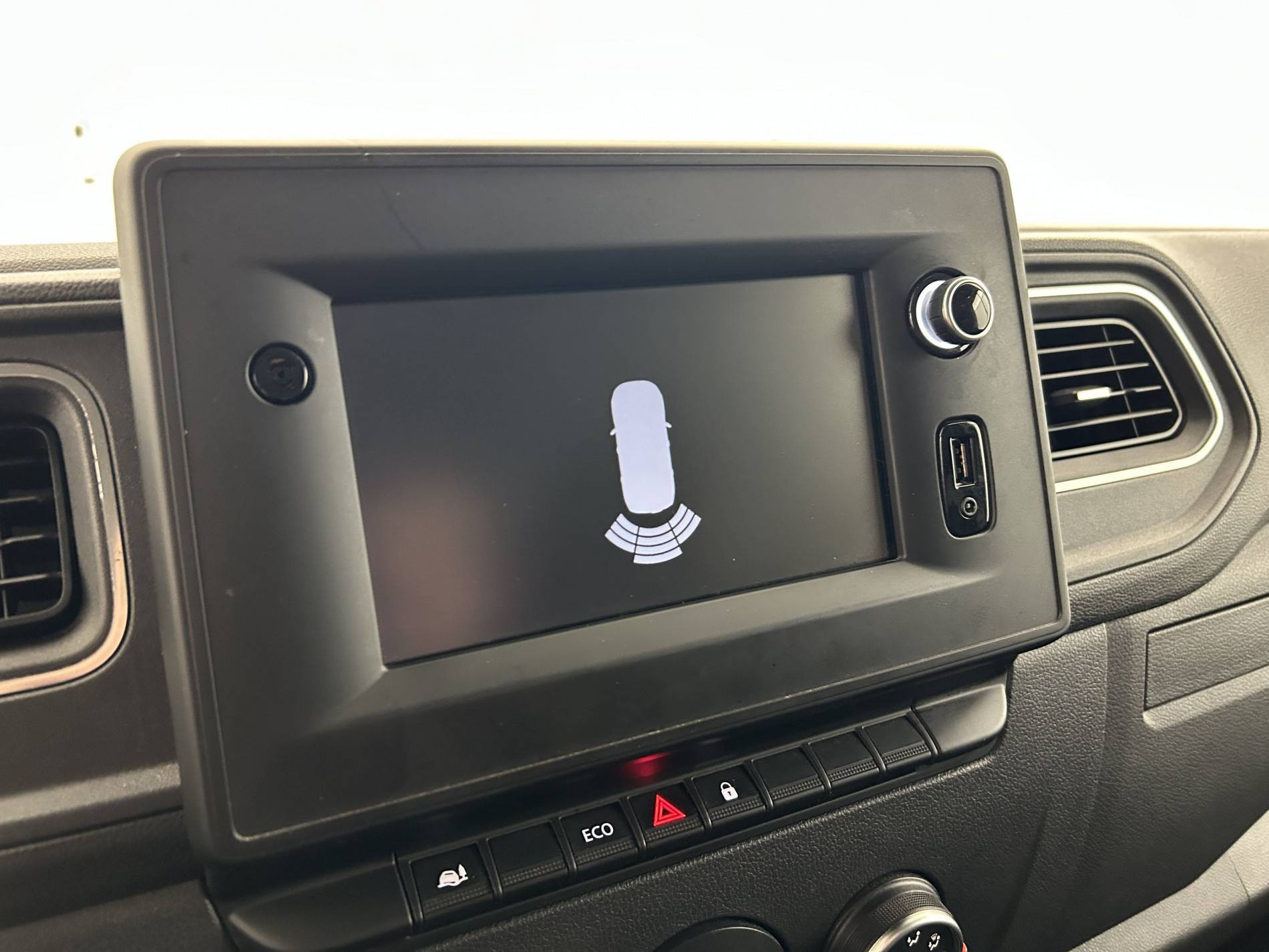 Vente en ligne Renault Master Fourgon MASTER FGN TRAC F3500 L2H2 DCI 135 au prix de 19 990 €