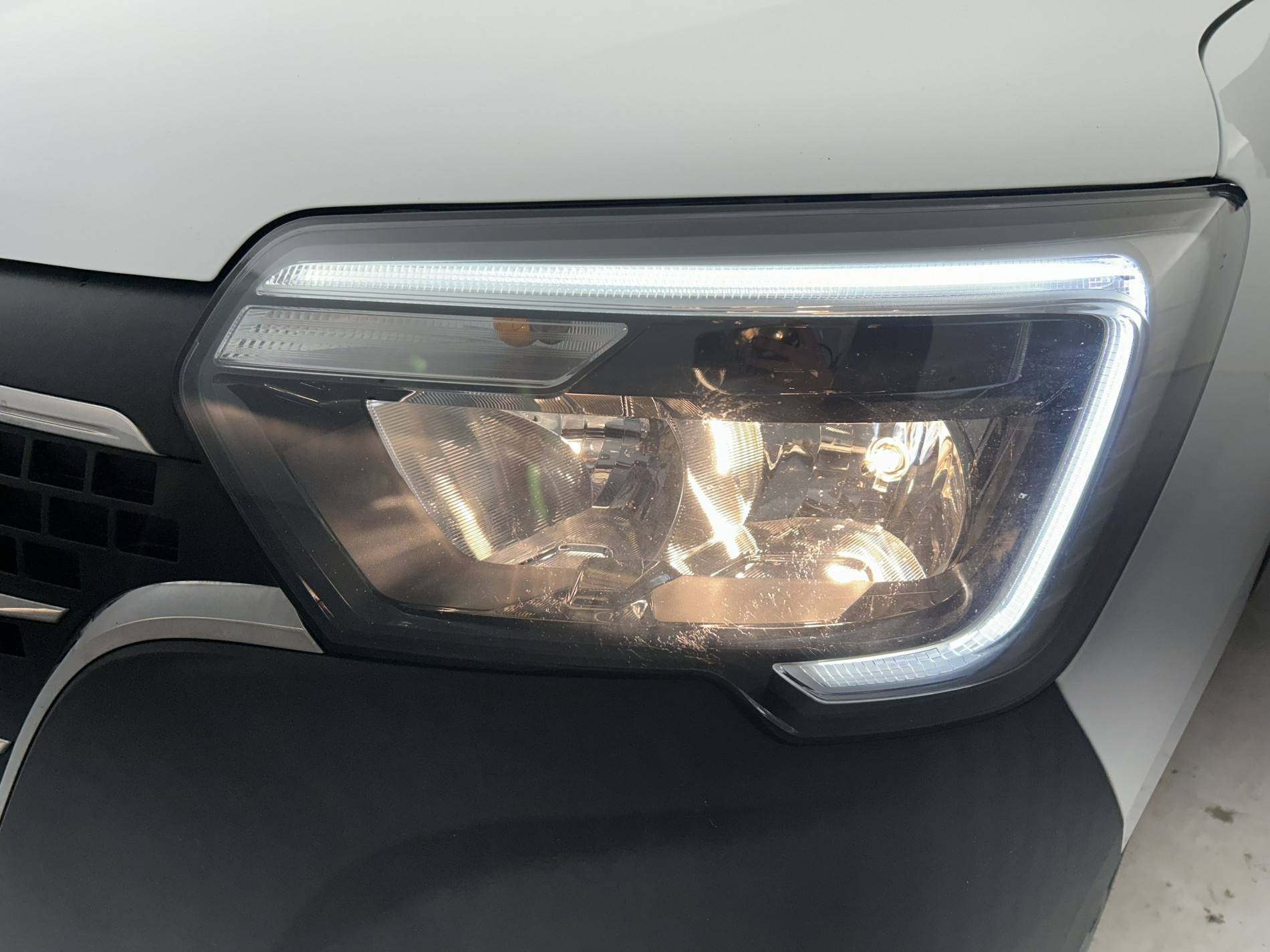 Vente en ligne Renault Master Fourgon MASTER FGN TRAC F3500 L2H2 DCI 135 au prix de 19 990 €