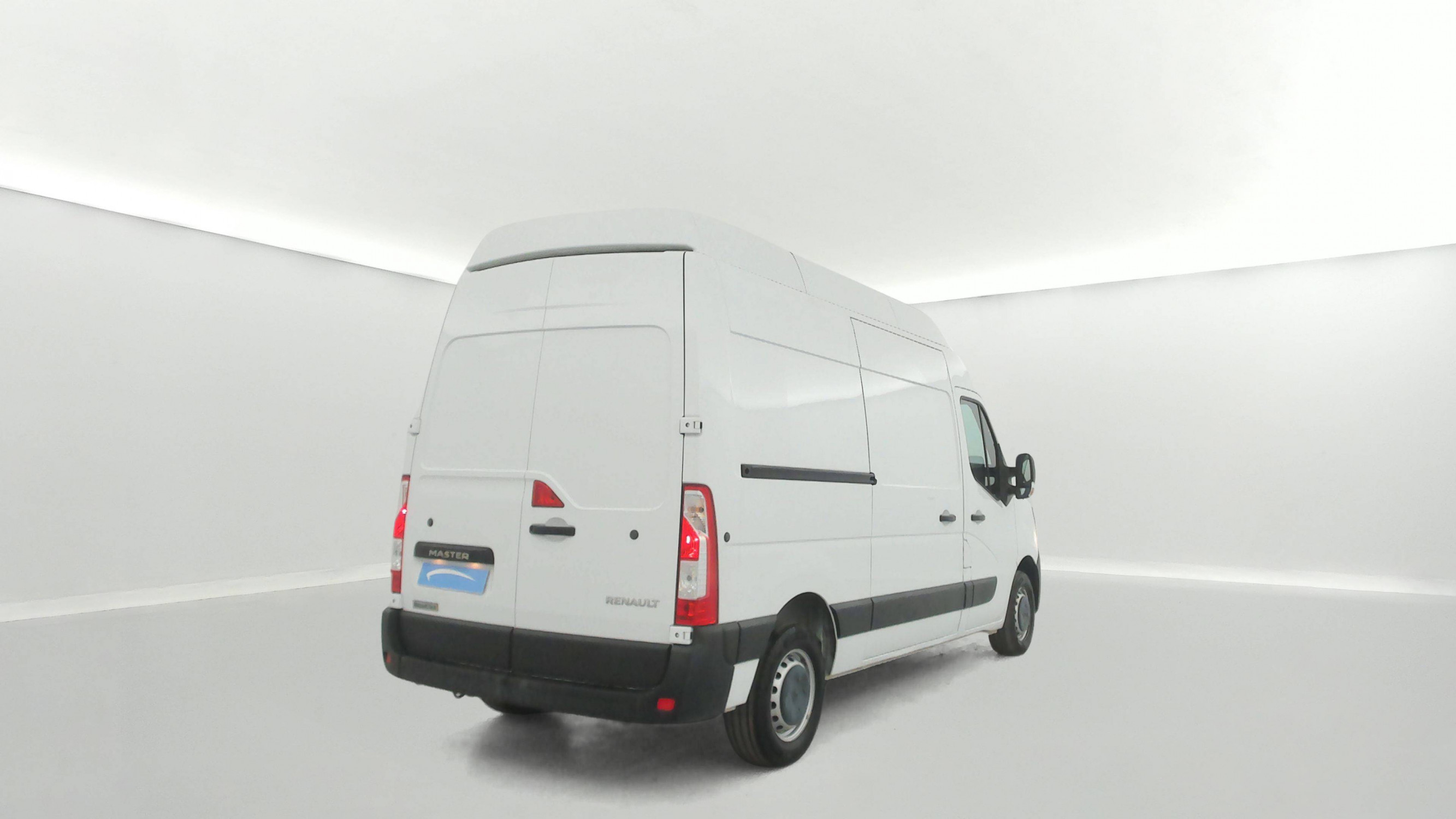 Vente en ligne Renault Master Fourgon MASTER FGN TRAC F3500 L2H3 DCI 135 au prix de 25 990 €