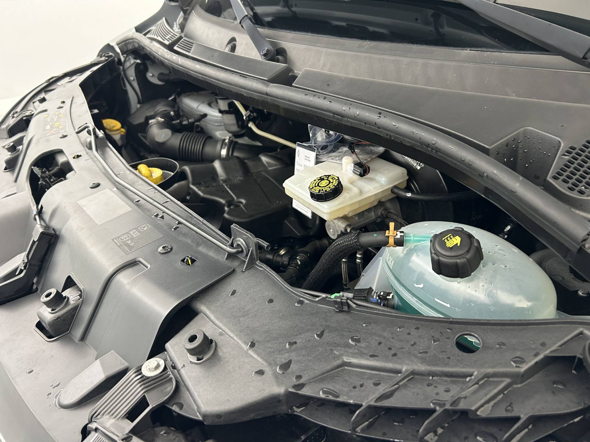 Vente en ligne Renault Master Fourgon MASTER FGN TRAC F3500 L2H3 DCI 135 au prix de 25 990 €