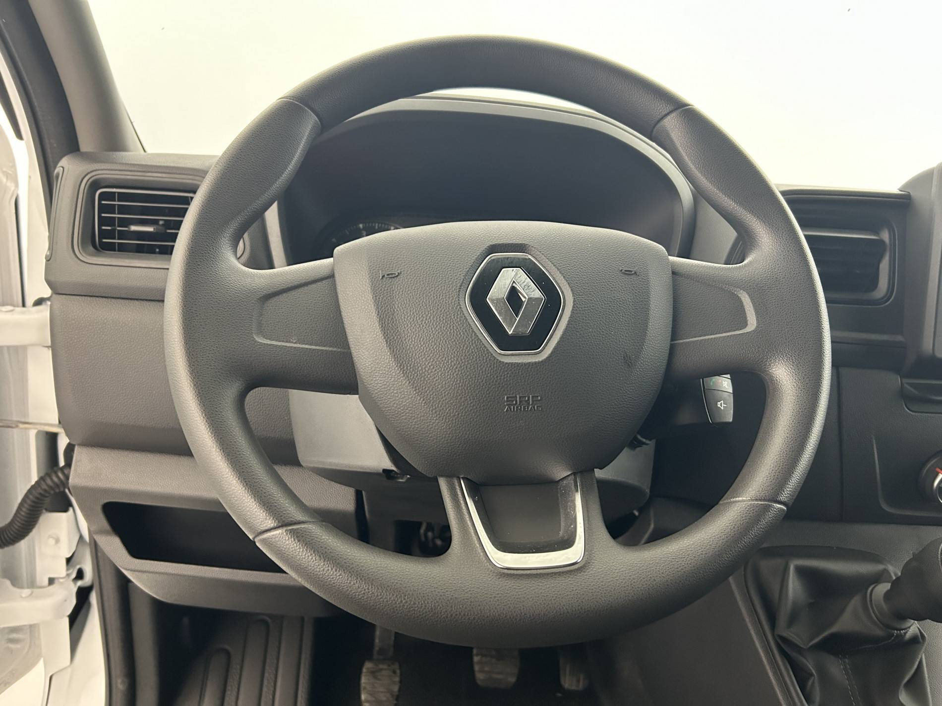 Vente en ligne Renault Master Fourgon MASTER FGN TRAC F3500 L2H3 DCI 135 au prix de 25 990 €