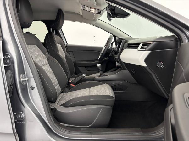 Vente en ligne Renault Clio 5 Clio TCe 90 au prix de 16 590 €