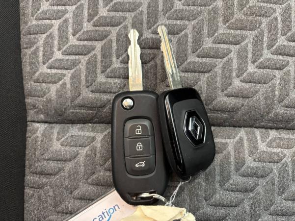 Vente en ligne Renault Clio 5 Clio TCe 90 au prix de 16 590 €