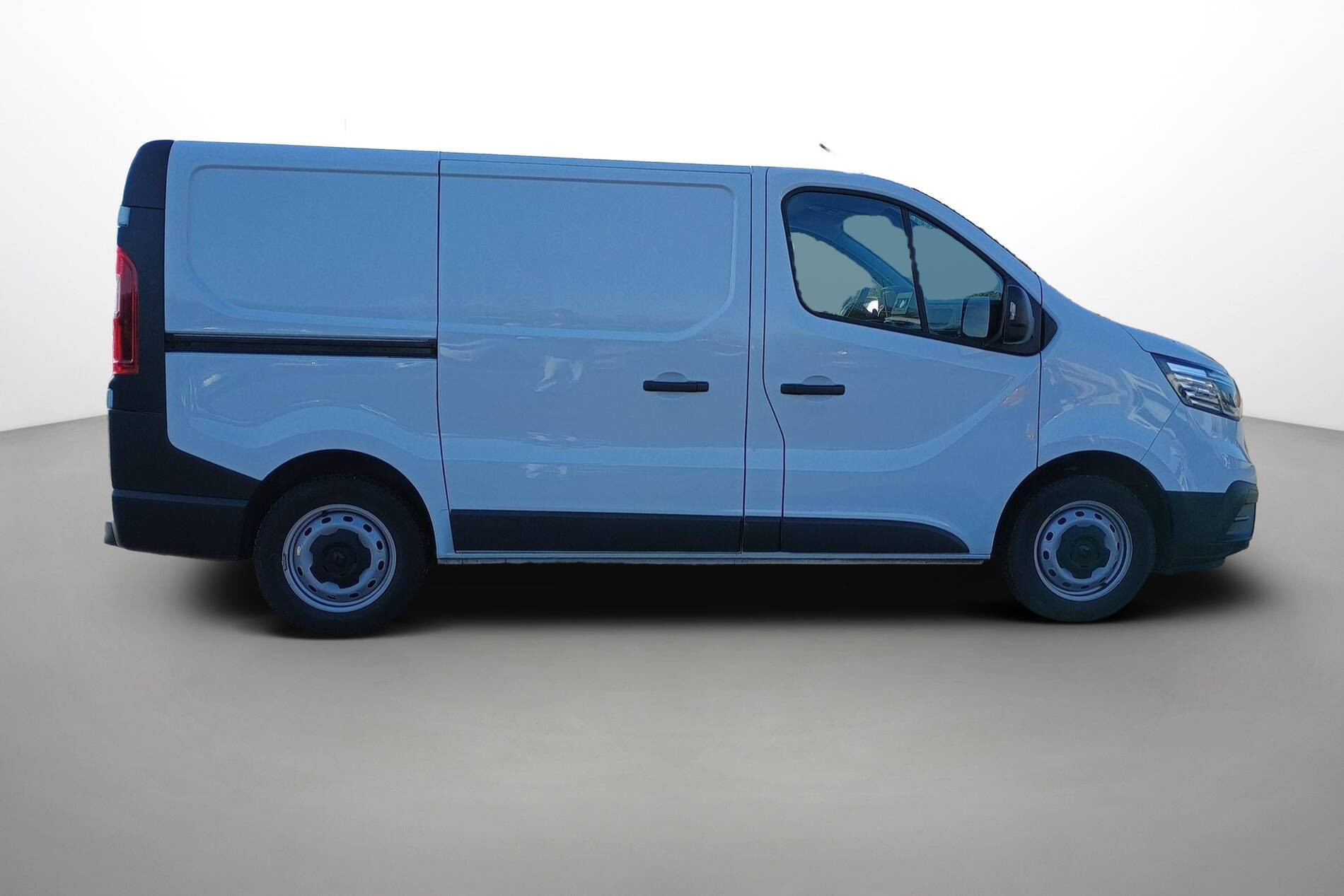 Vente en ligne Renault Trafic 3 Fourgon TRAFIC FG BLUE DCI 130 L1H1 3T GSR2 au prix de 24 990 €