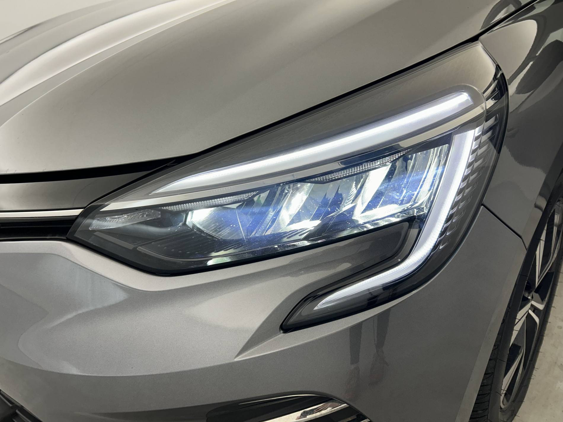 Vente en ligne Renault Clio 5 Clio TCe 90 au prix de 14 690 €