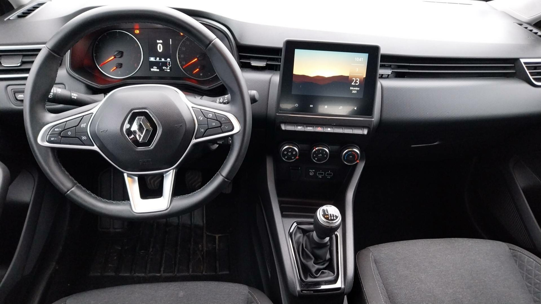 Vente en ligne Renault Clio 5 Clio TCe 90 au prix de 14 590 €