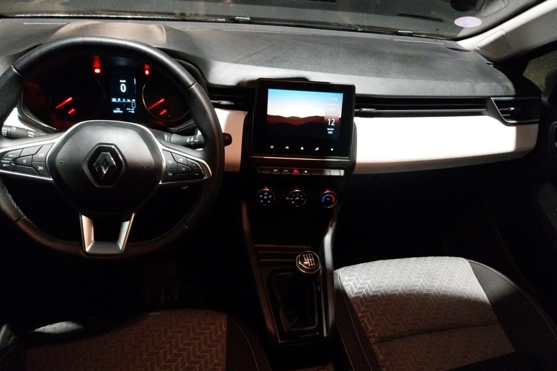 Vente en ligne Renault Clio 5 Clio TCe 90 au prix de 14 990 €