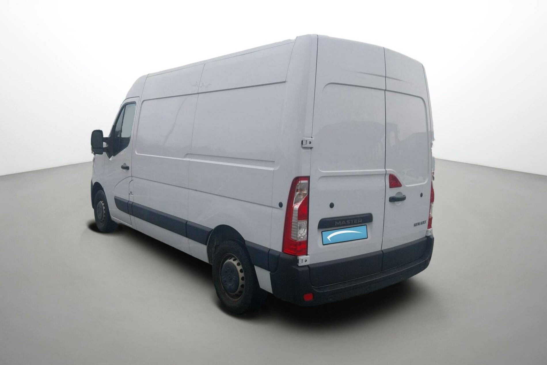 Vente en ligne Renault Master Fourgon MASTER FGN TRAC F3500 L2H2 BLUE DCI 135 au prix de 26 590 €