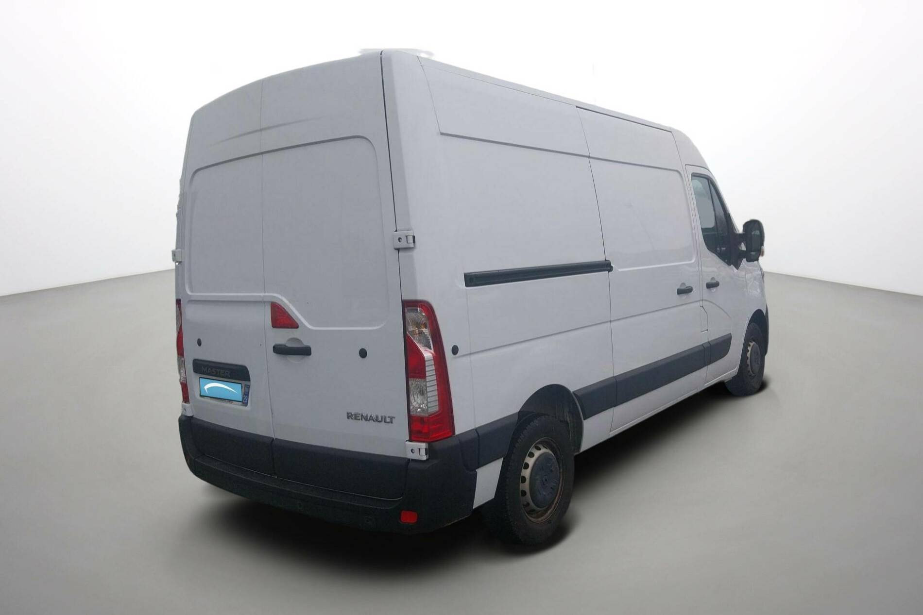 Vente en ligne Renault Master Fourgon MASTER FGN TRAC F3500 L2H2 BLUE DCI 135 au prix de 26 590 €