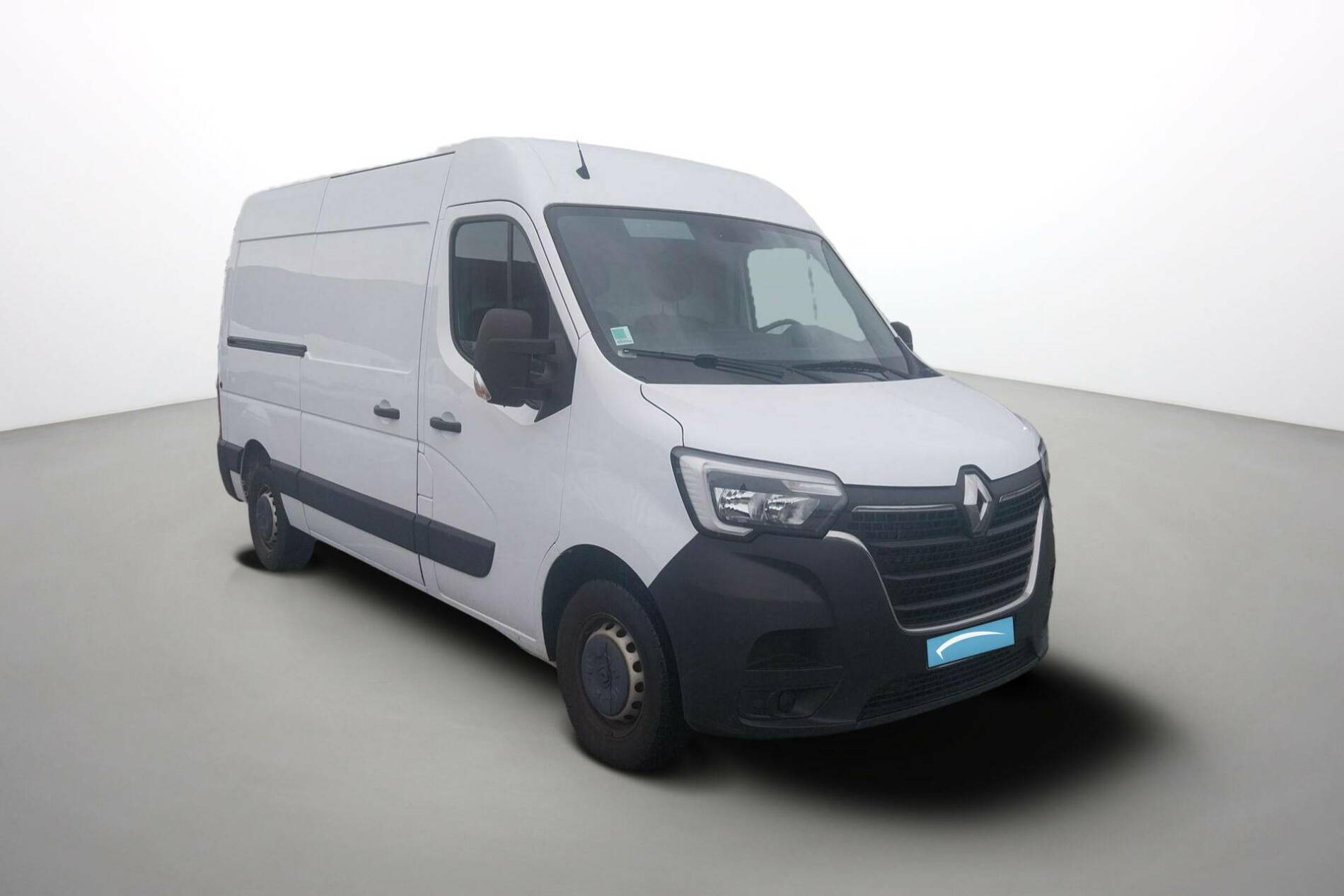 Vente en ligne Renault Master Fourgon MASTER FGN TRAC F3500 L2H2 BLUE DCI 135 au prix de 26 590 €