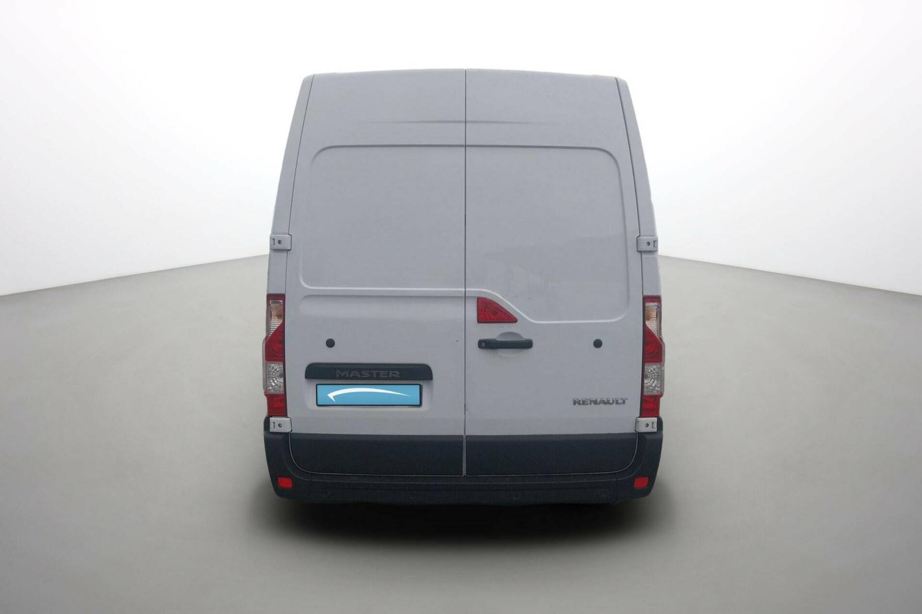 Vente en ligne Renault Master Fourgon MASTER FGN TRAC F3500 L2H2 BLUE DCI 135 au prix de 26 590 €