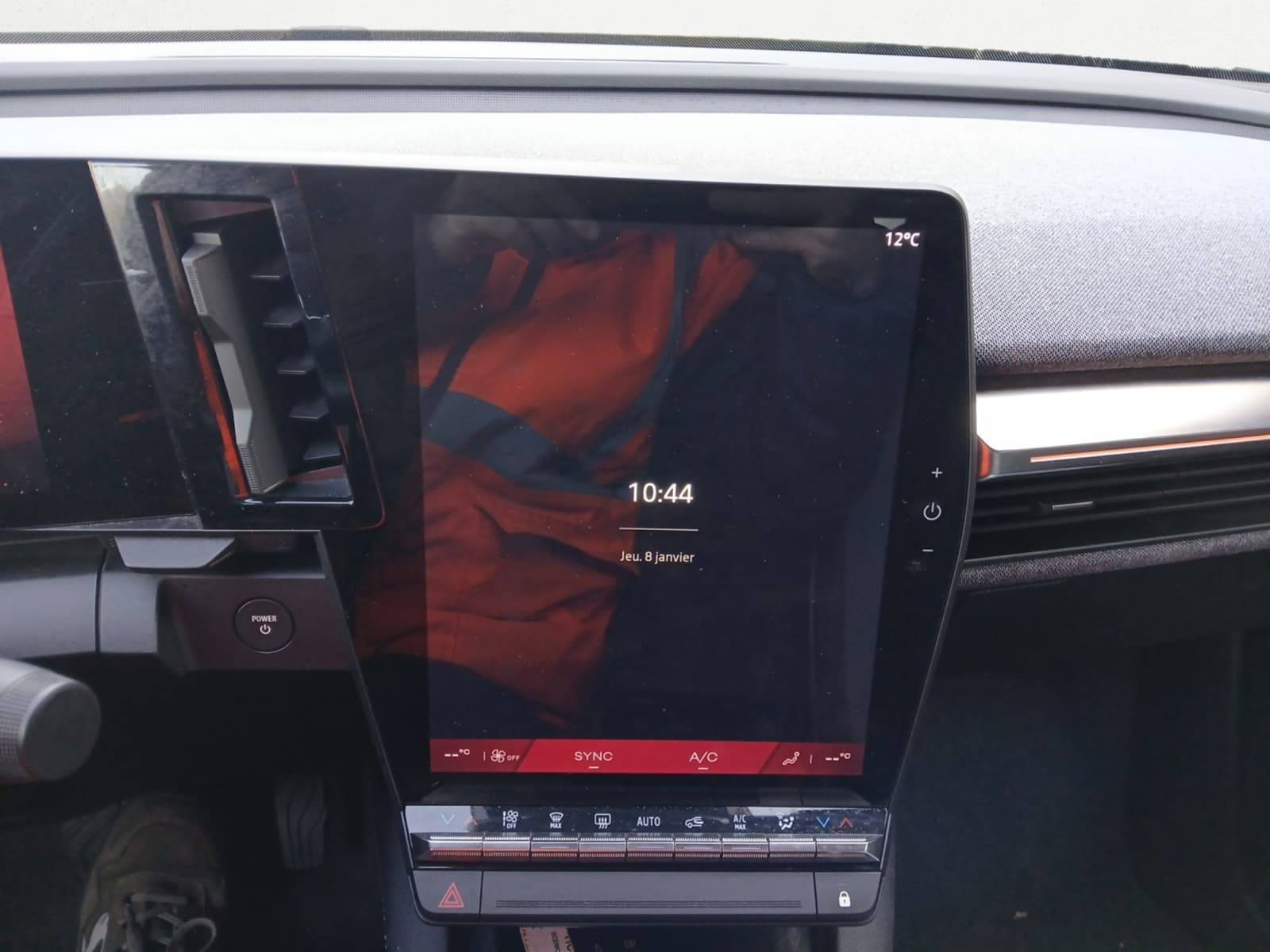 Vente en ligne Renault Scenic E-Tech  220 ch grande autonomie au prix de 38 390 €