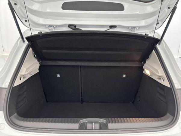 Vente en ligne Renault Clio 5 Clio E-Tech 140 - 21N au prix de 16 390 €