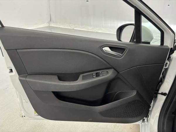 Vente en ligne Renault Clio 5 Clio E-Tech 140 - 21N au prix de 16 390 €