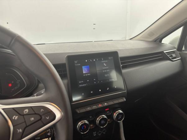 Vente en ligne Renault Clio 5 Clio E-Tech 140 - 21N au prix de 16 390 €