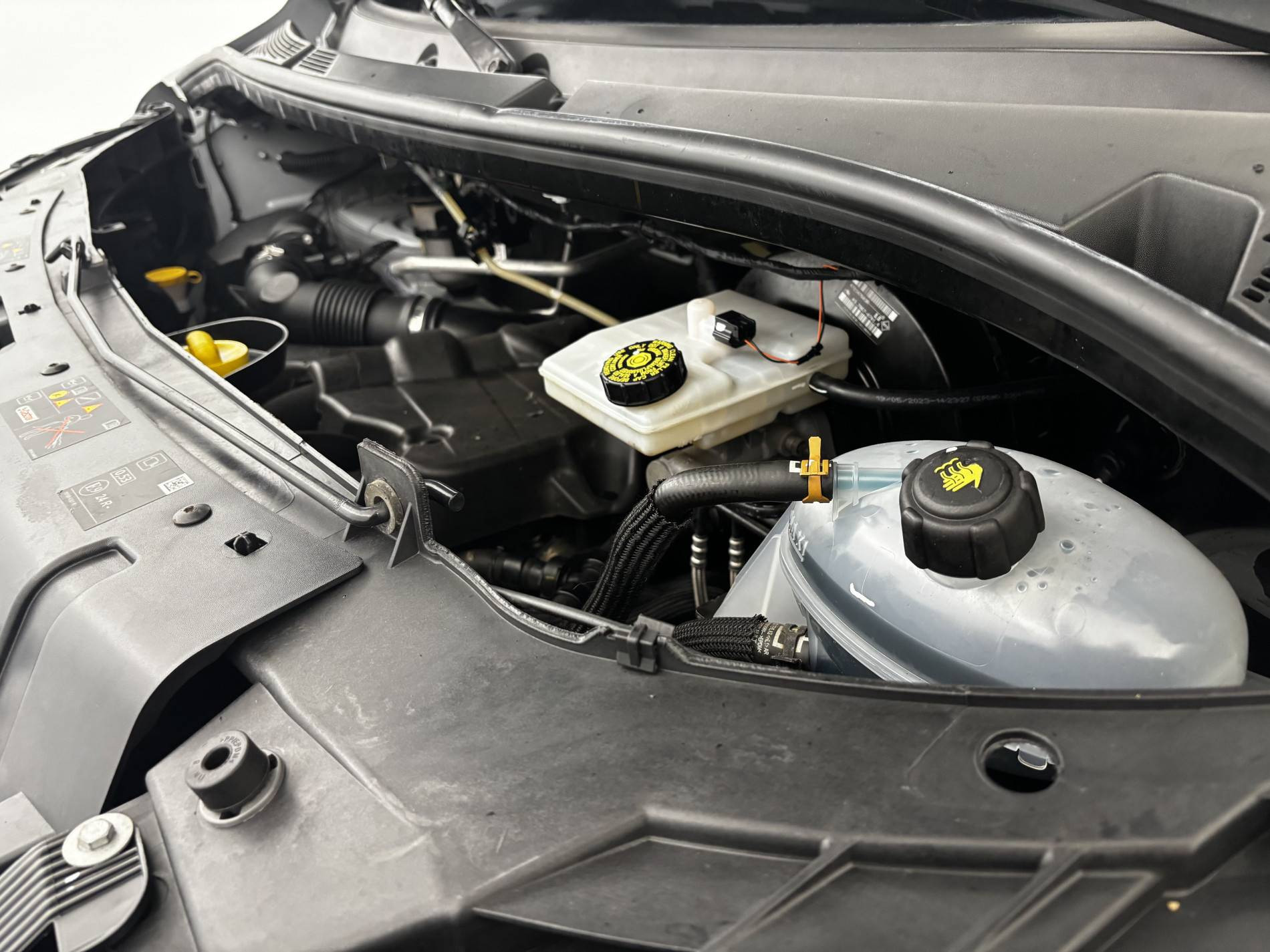 Vente en ligne Renault Master Fourgon MASTER FGN TRAC F3500 L2H2 BLUE DCI 135 au prix de 25 790 €