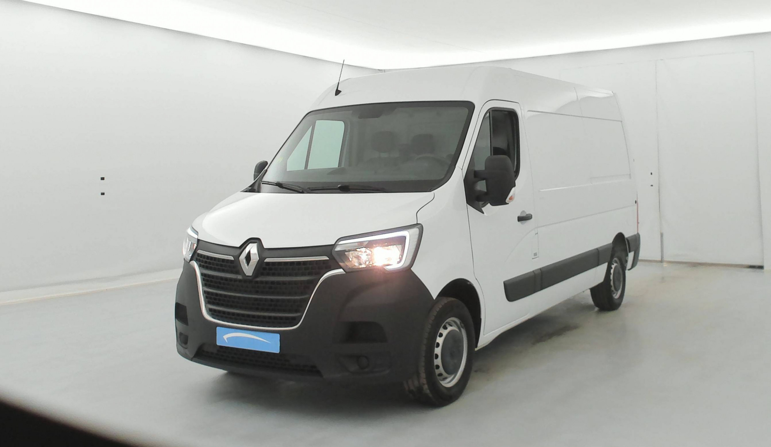Renault Master Fourgon MASTER FGN TRAC F3500 L2H2 BLUE DCI 135 occasion de 2024 en vente à Brest