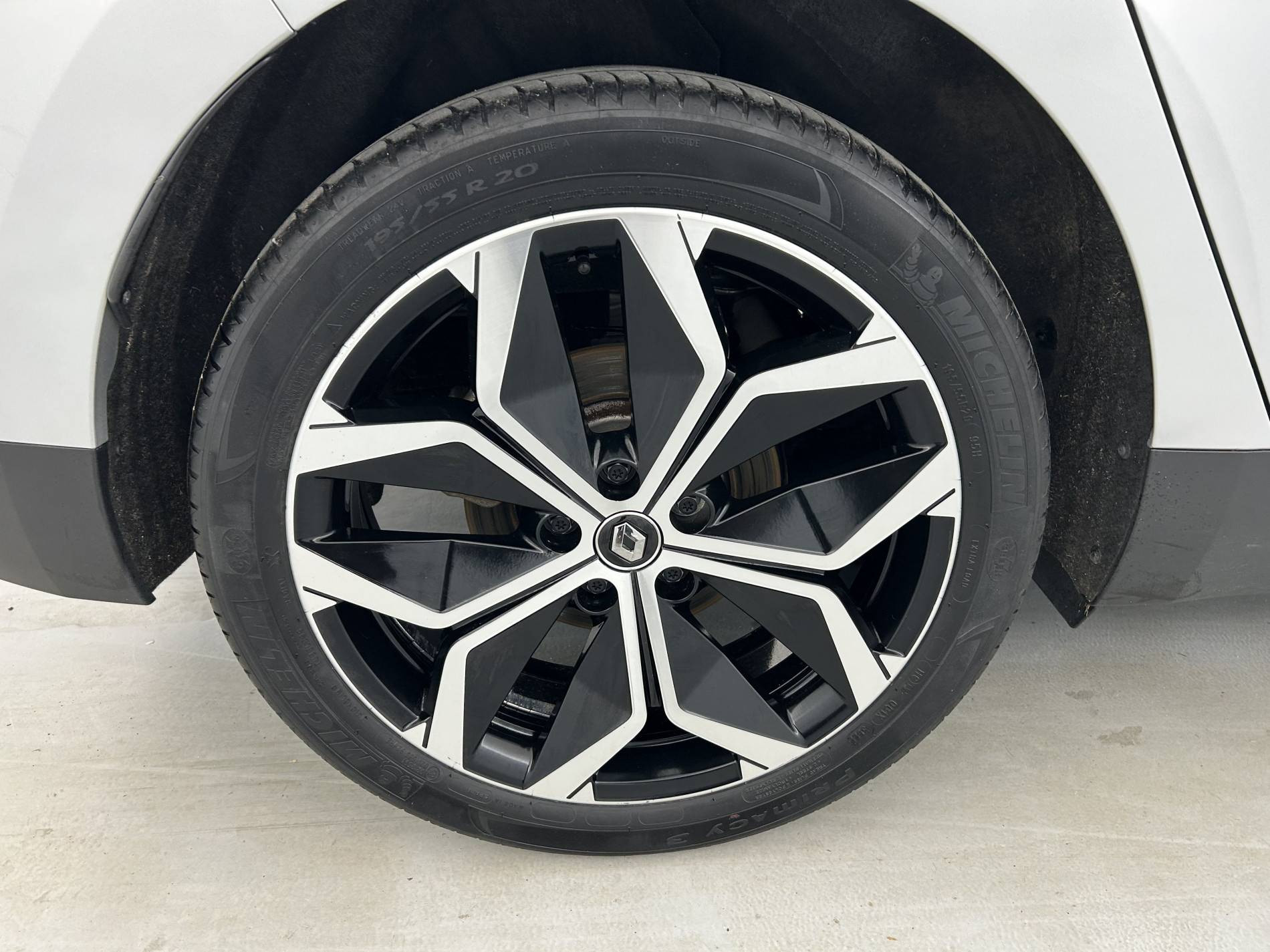 Vente en ligne Renault Grand Scenic 4 Grand Scenic TCe 140 au prix de 22 990 €