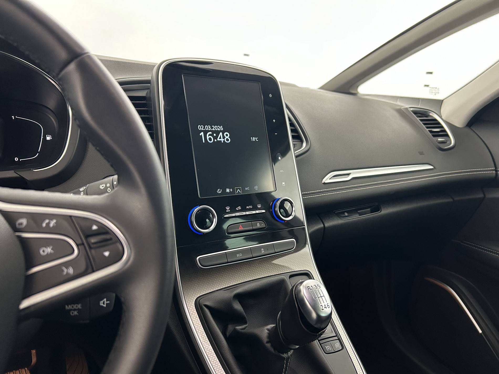 Vente en ligne Renault Grand Scenic 4 Grand Scenic TCe 140 au prix de 22 990 €