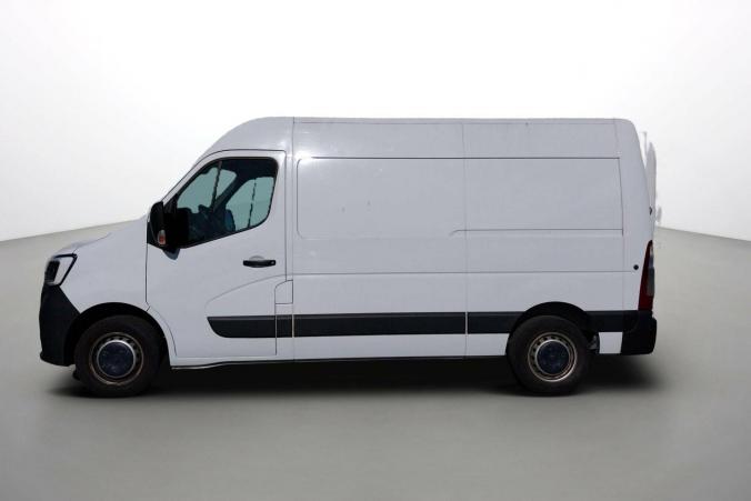 Vente en ligne Renault Master Fourgon MASTER FGN TRAC F3500 L2H2 BLUE DCI 135 au prix de 25 990 €