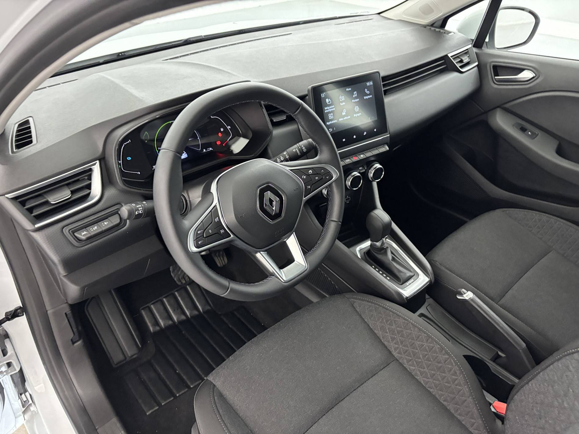 Vente en ligne Renault Clio 5 Clio TCe 90 au prix de 13 990 €