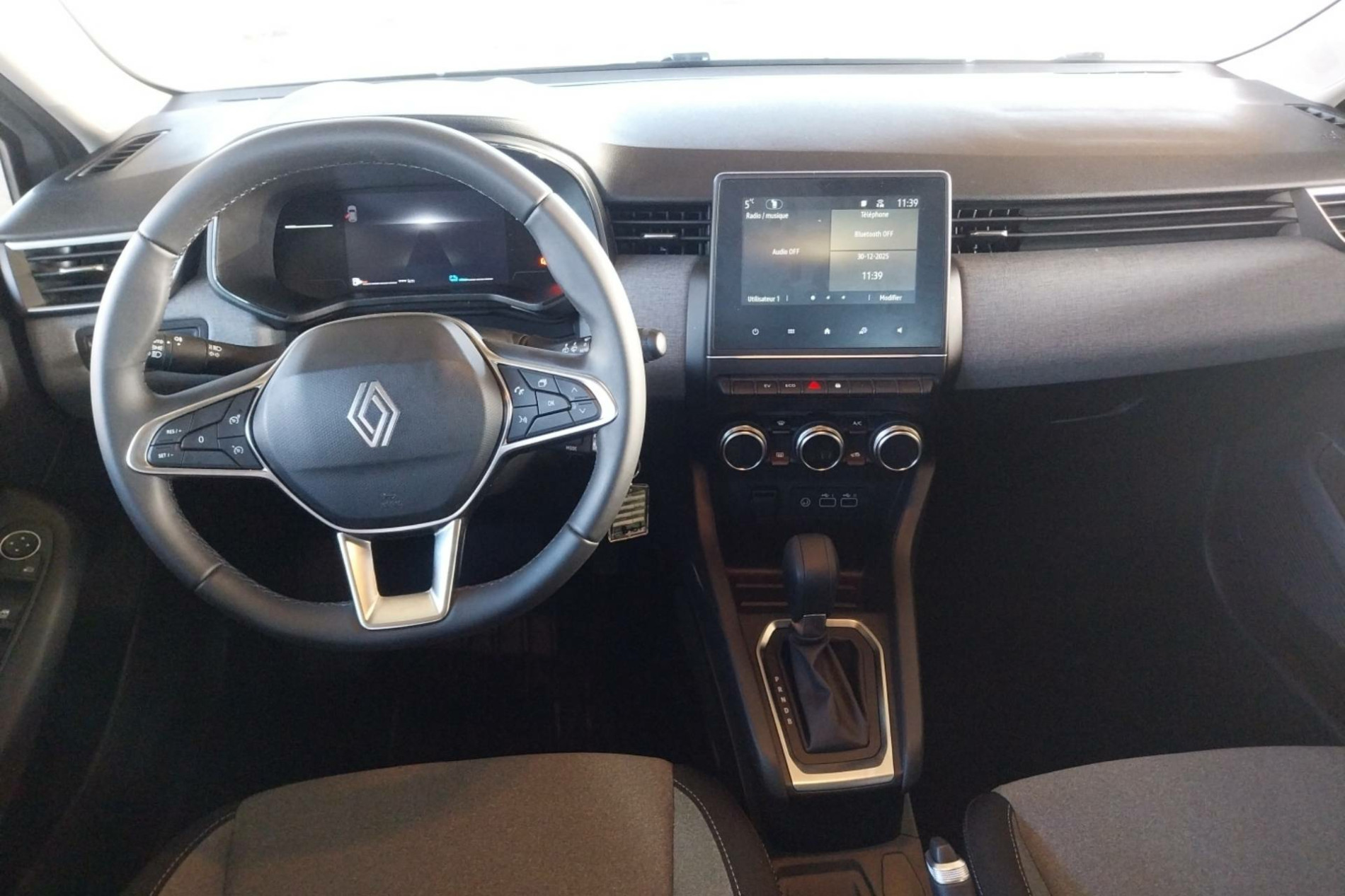 Vente en ligne Renault Clio 5 Clio E-Tech full hybrid 145 ch GSR2 au prix de 19 990 €