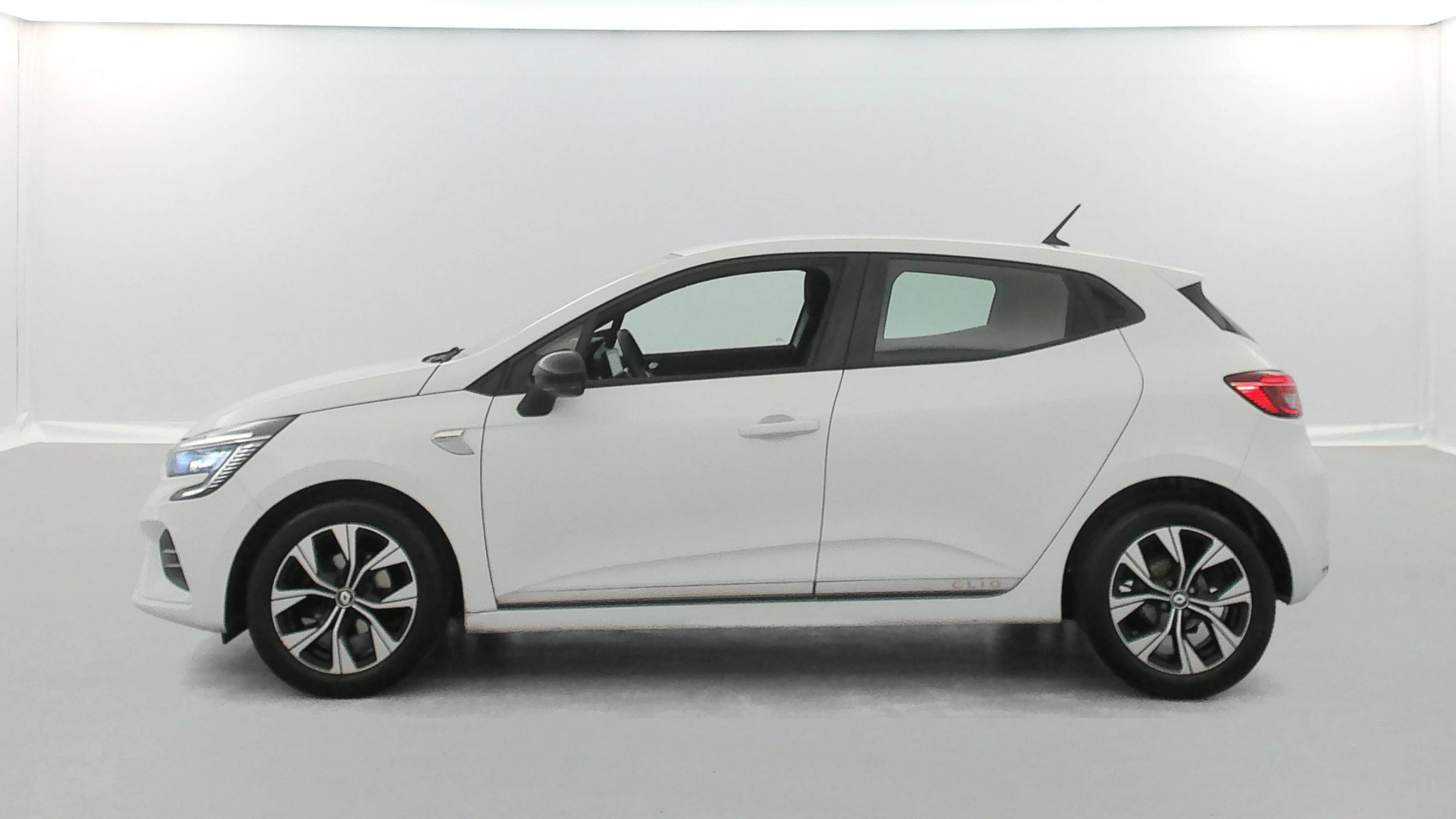 Vente en ligne Renault Clio 5 Clio TCe 90 - 21N au prix de 13 990 €