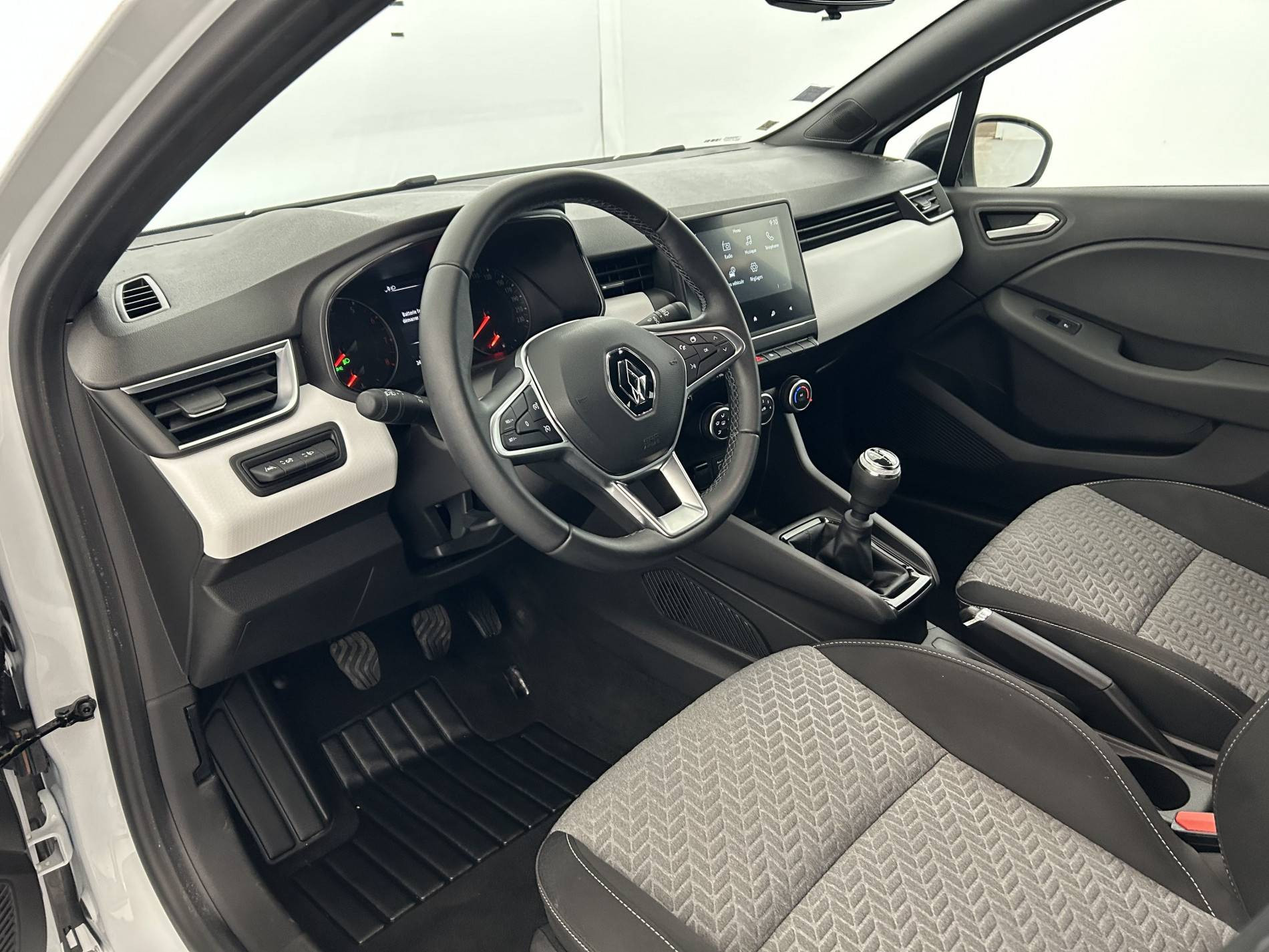 Vente en ligne Renault Clio 5 Clio TCe 90 - 21N au prix de 13 990 €