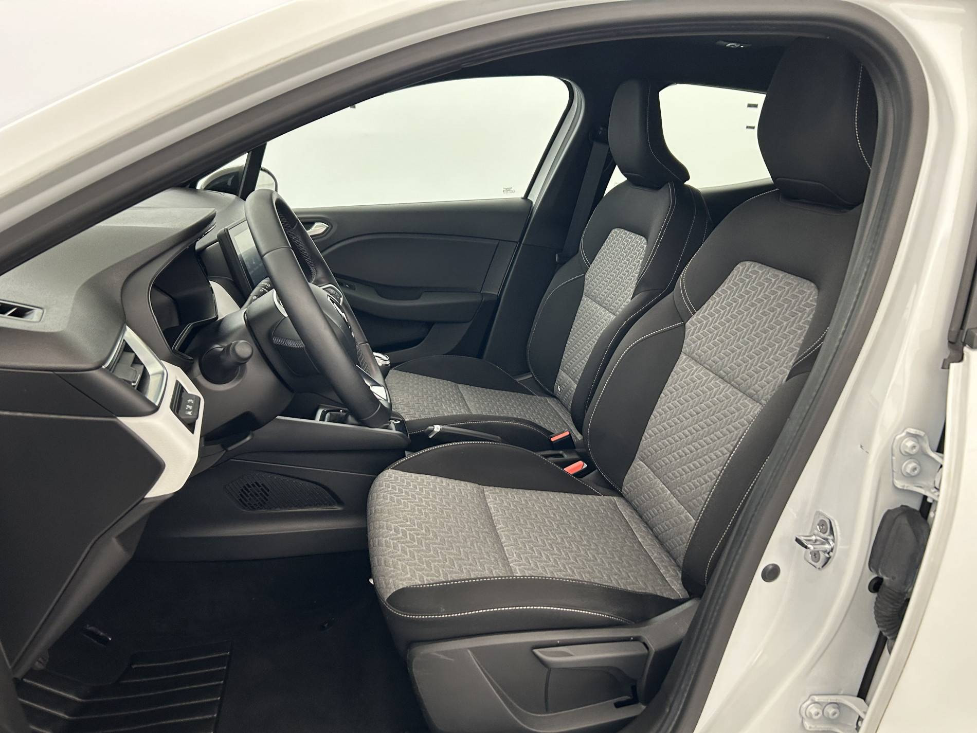 Vente en ligne Renault Clio 5 Clio TCe 90 - 21N au prix de 13 990 €