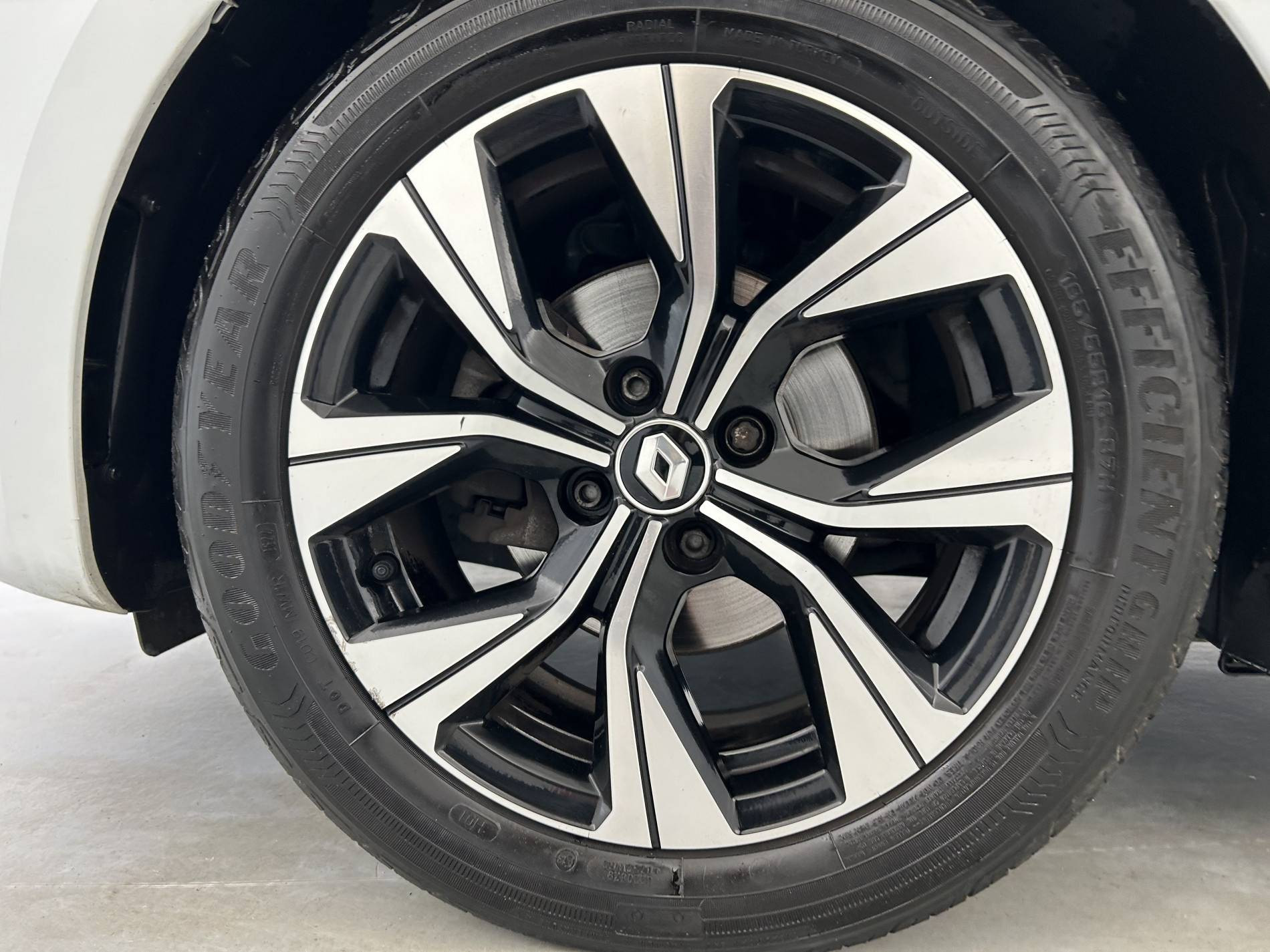 Vente en ligne Renault Clio 5 Clio TCe 90 - 21N au prix de 13 990 €