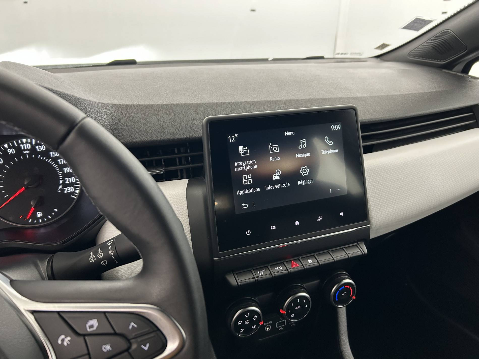 Vente en ligne Renault Clio 5 Clio TCe 90 - 21N au prix de 13 990 €