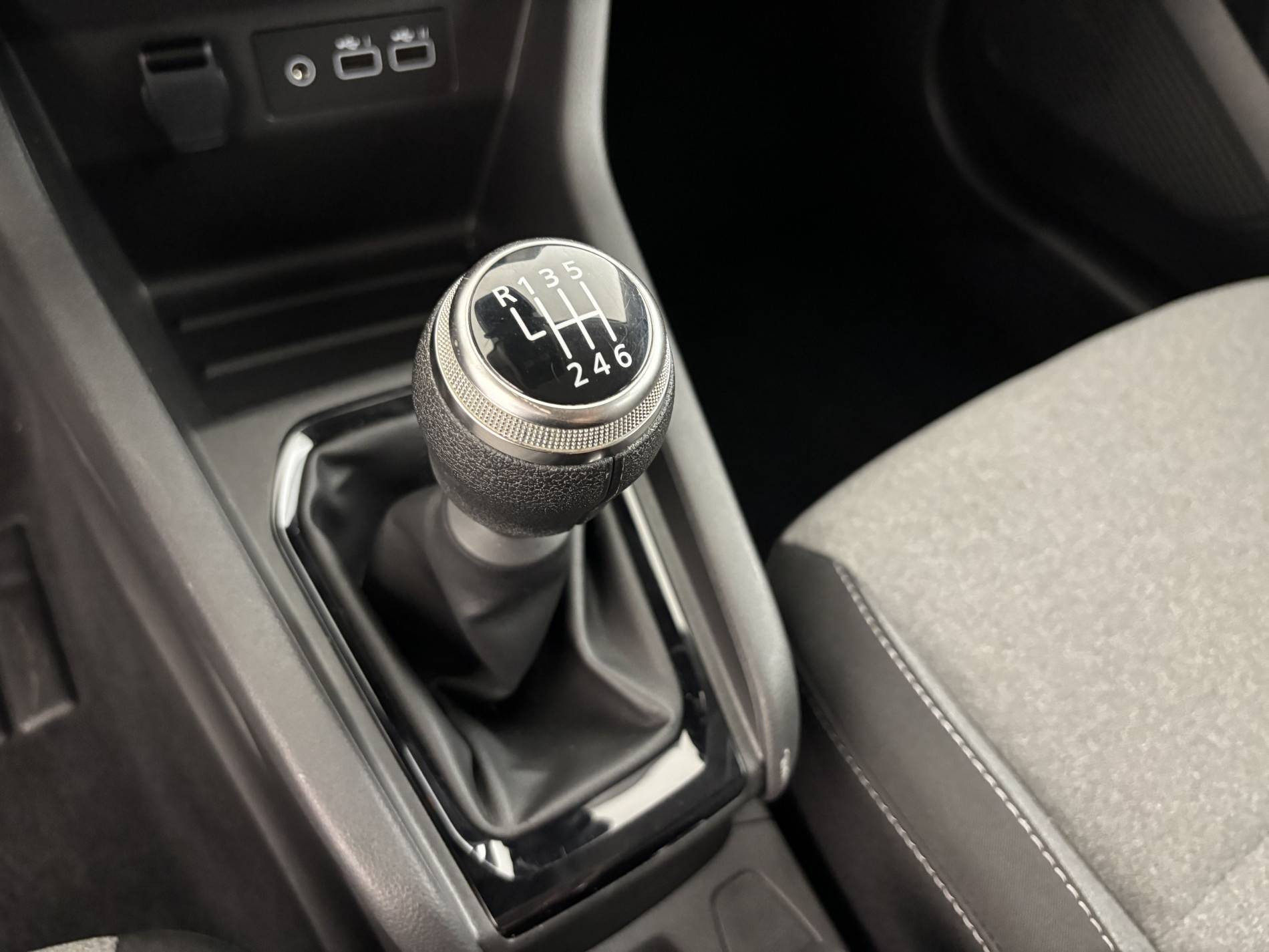 Vente en ligne Renault Clio 5 Clio TCe 90 au prix de 15 490 €