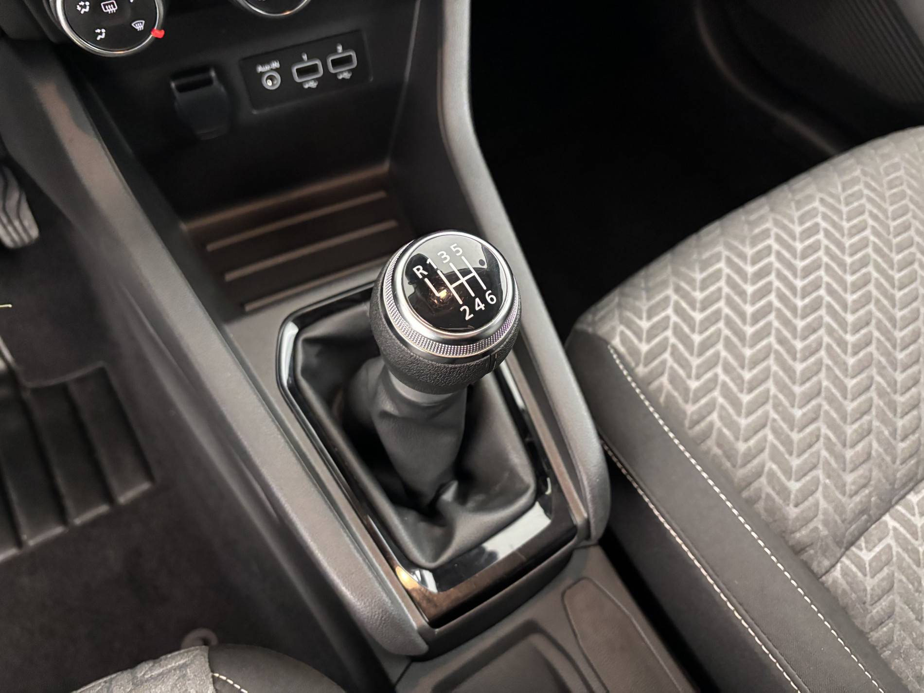 Vente en ligne Renault Clio 5 Clio TCe 90 au prix de 14 590 €