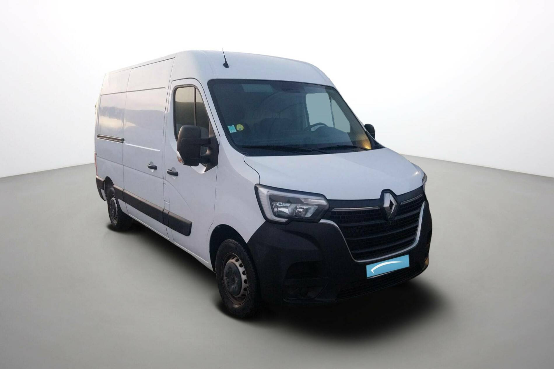 Vente en ligne Renault Master Fourgon MASTER FGN TRAC F3500 L2H2 BLUE DCI 135 au prix de 25 990 €