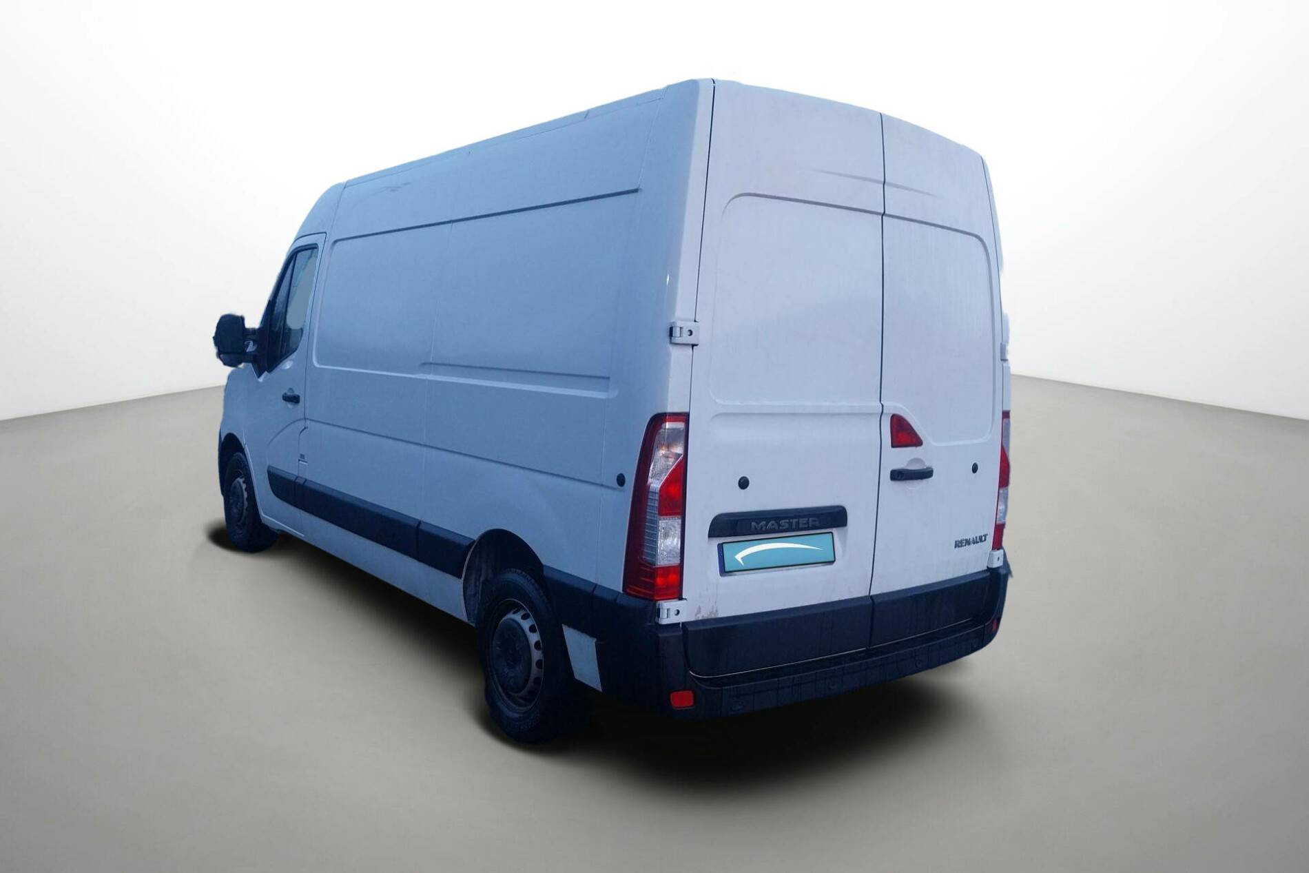Vente en ligne Renault Master Fourgon MASTER FGN TRAC F3500 L2H2 BLUE DCI 135 au prix de 25 990 €