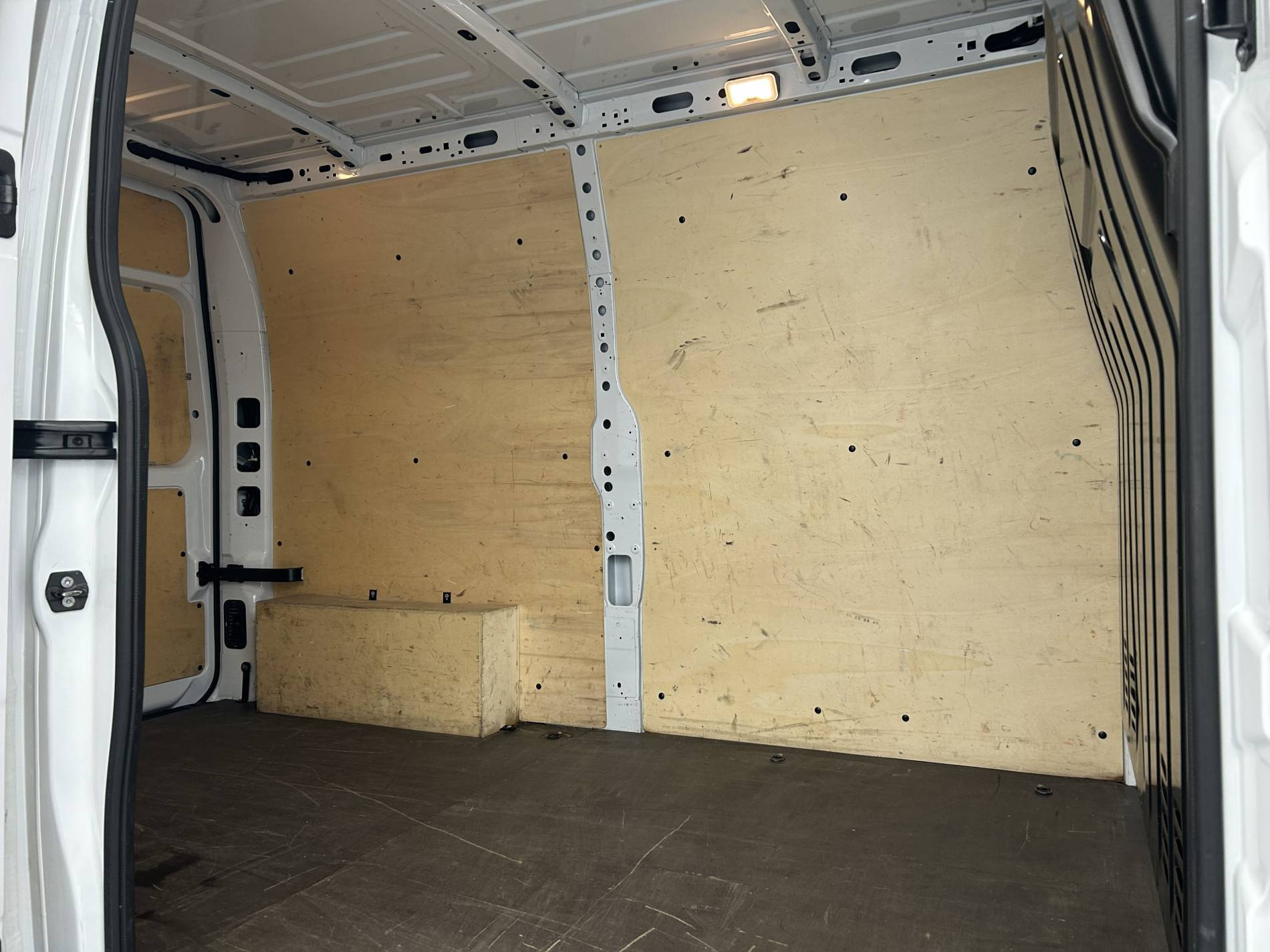 Vente en ligne Renault Master Fourgon MASTER FGN TRAC F3500 L2H2 BLUE DCI 135 au prix de 25 990 €